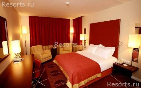 Holiday Inn Hotel 16